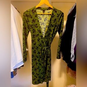 Gorgeous hunter green wrap dress